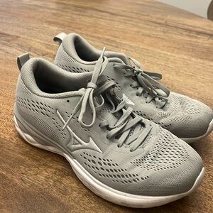 Boys mizuno indoor training gym shoes